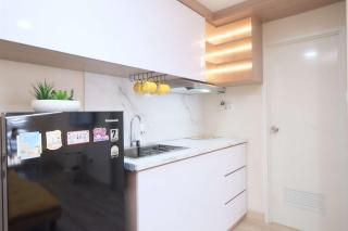 Spacious 2BR Combined Tokyo Riverside PIK 2 Apartment By Travelio - Rawalembang - 4