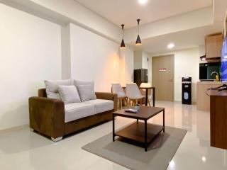 Homey 2BR with Work Space at Meikarta Apartment By Travelio - Cikarang - 2