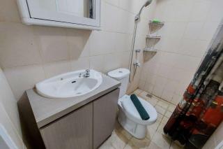 Nice and Spacious 2BR at Serpong Greenview Apartment By Travelio - Tangerang - 4
