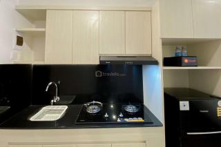 Simply and Homey Studio Tokyo Riverside PIK 2 Apartment By Travelio - 5
