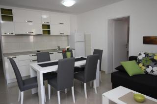 Modern eingerichtete Apartment für 4 Personen in einem Haus mit mehrere Apartments und mit Pool - Baška - 7