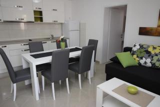 Modern eingerichtete Apartment für 4 Personen in einem Haus mit mehrere Apartments und mit Pool - Baška - 8