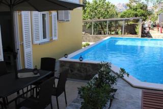 Modern eingerichtete Apartment für 4 Personen in einem Haus mit mehrere Apartments und mit Pool - Baška - 3