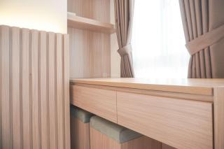Fully Furnished with Cozy Design Studio Tokyo Riverside PIK 2 Apartment By Travelio - Rawalembang - 5