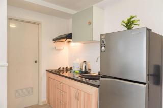Restful 1BR at Tokyo Riverside PIK 2 Apartment By Travelio - Rawalembang - 4
