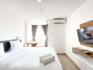 Minimalist Studio at Enviro Apartment By Travelio - Cikarang - 6