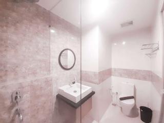 Tranquil and Modern Studio at Mataram City Apartment By Travelio - Kejayan - 2