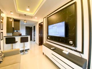 Restful and Elegant 1BR Patraland Amarta Apartment By Travelio - Beran-kidul - 1