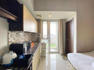 Cozy Studio Room No Kitchen at Skyland City Jatinangor Apartment By Travelio - Sumedang - 5