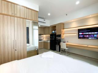 Cozy Living Studio at Vasanta Innopark Apartment By Travelio - Cikarang - 8