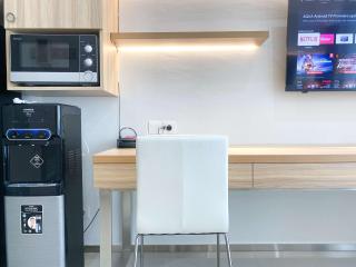 Cozy Living Studio at Vasanta Innopark Apartment By Travelio - Cikarang - 5