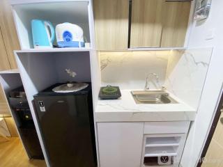 Minimalist and Homey Studio The Alton Apartment By Travelio - Semarang - 9