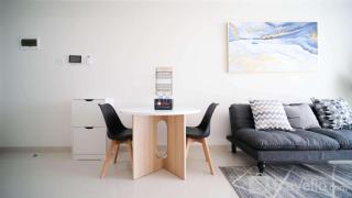 Minimalist with Beautiful View 2BR at Grand Sungkono Lagoon Apartment By Travelio - Surabaya - 9