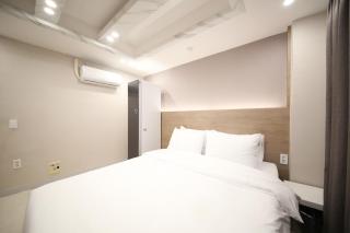Calm Rest Hotel Masan - Changwon - 2