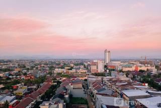 White and Cozy Studio at Vida View Makassar Apartment By Travelio - Pampang - 9
