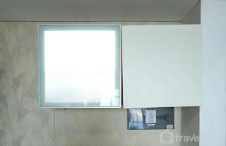 Spacious 2BR with Access to Mall at Aryaduta Residence Surabaya Apartment By Travelio - Surabaia - 1