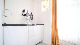 Homey Studio Apartment at Dian Regency By Travelio - Surabaia - 1
