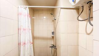 Simply and Cozy Living Studio Vida View Makassar Apartment By Travelio - 7