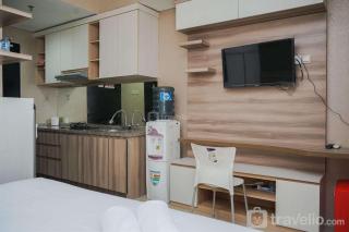 Cozy Stay Studio at Paramount Skyline Apartment By Travelio - 9
