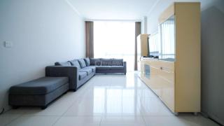 Nice and Spacey 1BR at The Via and The Vue Apartment By Travelio - Surabaya - 5