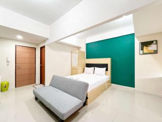 Spacious Studio Room at Vida View Makassar Apartment By Travelio - Pampang - 8