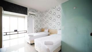 Cozy Studio The Square Surabaya Apartment By Travelio - Surabaya - 2