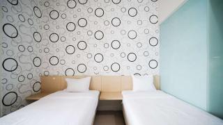 Cozy Studio The Square Surabaya Apartment By Travelio - Surabaya - 1