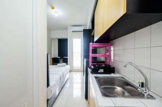Comfortable Springlake Summarecon Studio Apartment near Mall By Travelio - 5