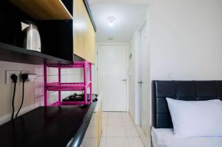 Comfortable Springlake Summarecon Studio Apartment near Mall By Travelio - Bekasi - 7