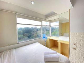 Comfortable 2BR Apartment AC in Living Room at The Jarrdin Cihampelas By Travelio - Bandung - 8