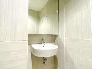 Modern Look and Warm Studio at Vasanta Innopark Apartment By Travelio - Bekasi - 8