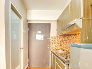 Homey 1BR at Jarrdin Cihampelas Apartment By Travelio - Bandung - 5