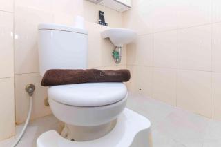 Comfort and Simple 2BR at Pakubuwono Terrace Apartment By Travelio - Yakarta - 9