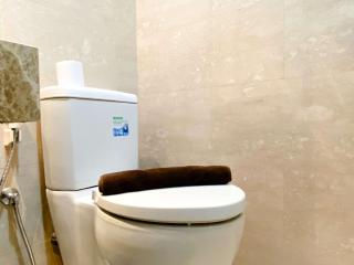 Good Deal and Comfortable Studio Menteng Park Apartment By Travelio - Jakarta - 9