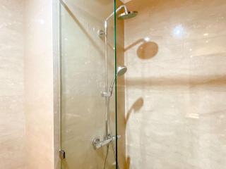 Good Deal and Comfortable Studio Menteng Park Apartment By Travelio - Jakarta - 8