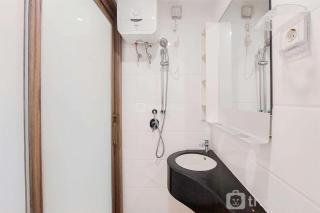 Best and Nice Studio at Sky House BSD Apartment near AEON Mall By Travelio - 8