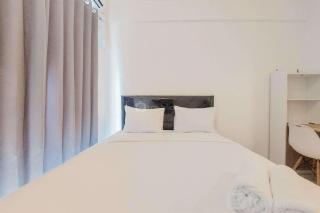 Homey and Simply Look Studio Sky House Alam Sutera Apartment By Travelio - 0