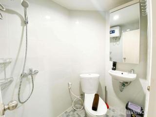 Minimalist and Homey Studio Room at Amartha View Apartment By Travelio - Semarang - 9