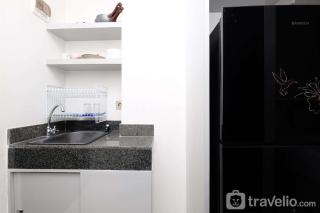 Cozy and Simply Look Studio Room at Transpark Cibubur Apartment By Travelio - Depok - 9
