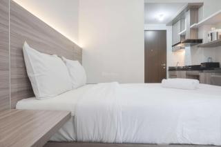Nice Studio at 11th Floor Transpark Cibubur Apartment By Travelio - 9