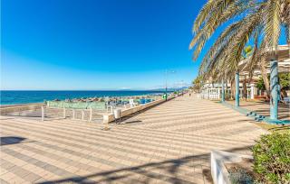 3 Bedroom Beautiful Apartment In Torrox - Torrox - 2