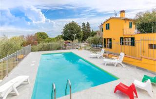 Awesome Apartment In Casalguidi Pt - Cantagrillo - 0