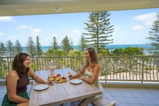 Tranquil Tides Retreat - Coastal Waterfront Escape - 9