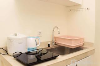 Warm and Cozy Living 3BR at Meikarta Apartment By Travelio - Bekasi - 9