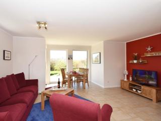 Traumhaftes Reetdach gedecktes Ferienhaus mit Blick auf den Breetzer Bodden bis Hiddensee - Vieregge - 9