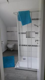 Dachgeschossferienwohnung in ruhiger Lage, mit Gartenterrasse und Gartenhaus - Gammelby - 3