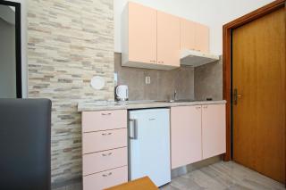 Modern eingerichtete Apartment für 2 Personen, Klimatisiert, freie Parkplatz und Wi-fi, Grillmögligkeit - Baška - 4
