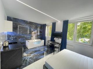 YOURAPART Karmelicka z Jacuzzi - Warsaw - 6