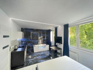 YOURAPART Karmelicka z Jacuzzi - Warsaw - 8