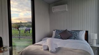 Black Horse Cabin 1 by Tiny Away - Parakakau - 2